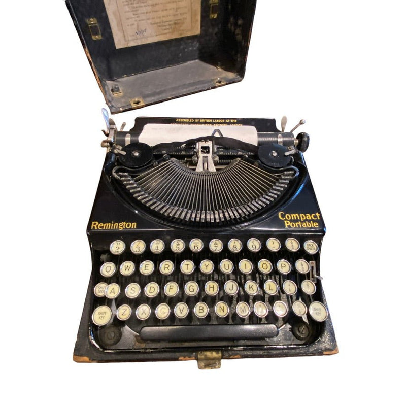 Vintage Remington Portable Compact Travel Typewriter in CaseVintage Frog